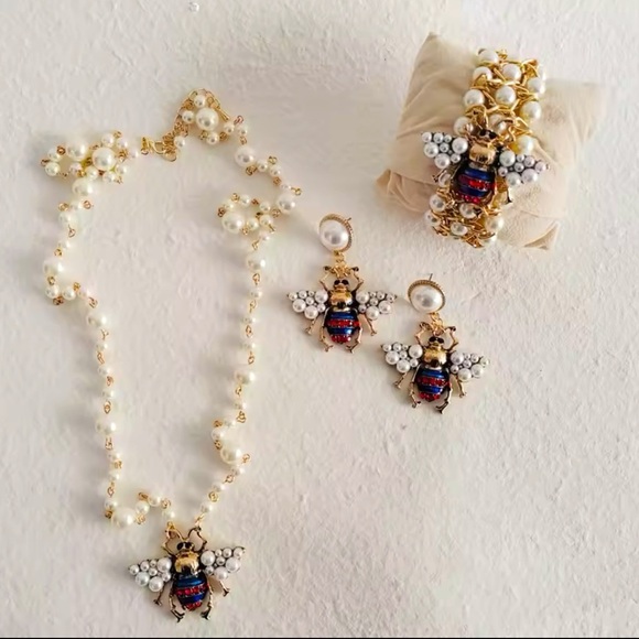 Anthropologie Jewelry - Vintage Honeybee Elegant Gold Pearl Set